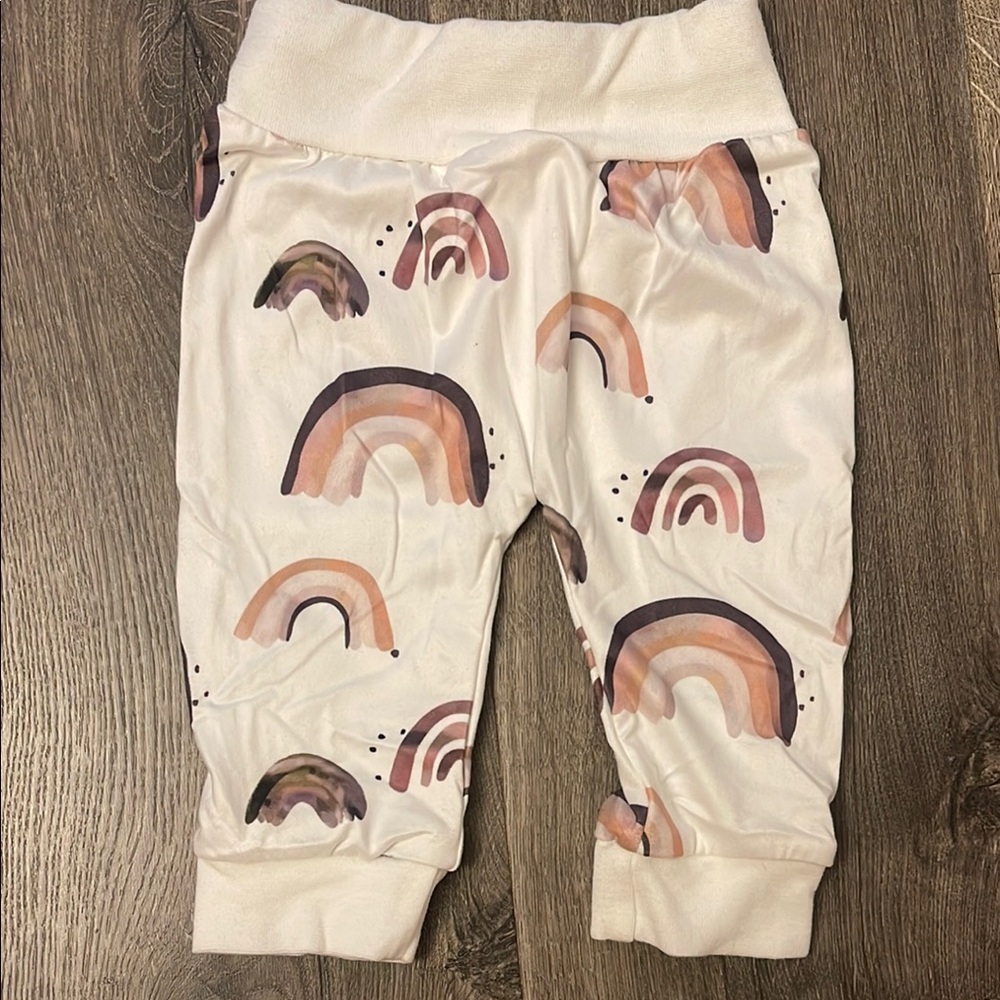 Amazon Kids Matching Set - Beige and Multicolor - Picture 2 of 7